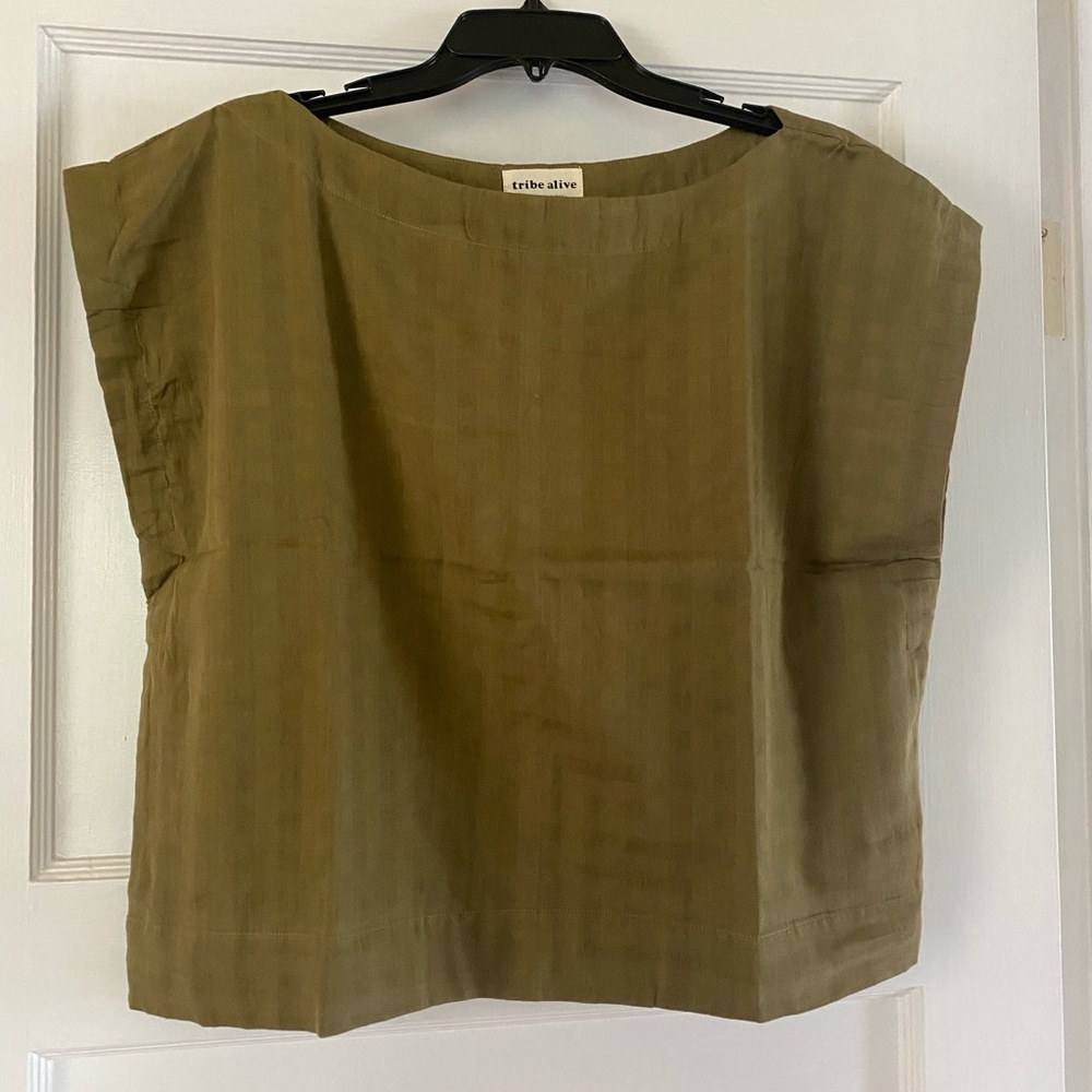 Laude The Label - Everyday Top in Olive Khadi